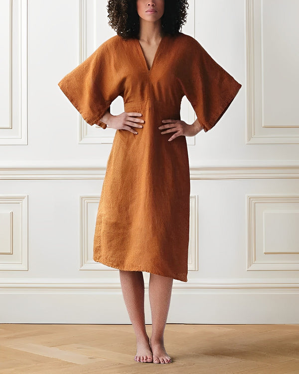 Robe en lin pour femmes - midi décontracté et tendance pour tous les jours