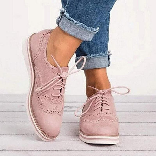 Chaussures derby pour femmes - chaussures en daim à lacets au style décontracté et détails en brogue
