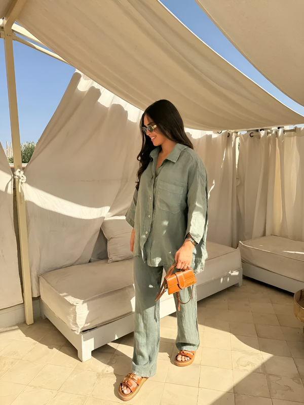 Ensemble en lin pour femme - chemise et pantalon léger pour un look d'été décontracté