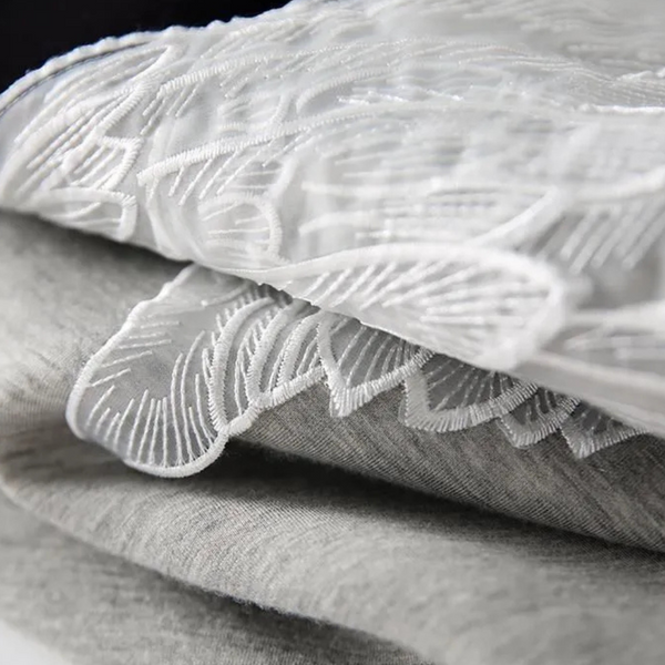 Sweatshirt noir premium - pull chic pour dames avec détails ailes