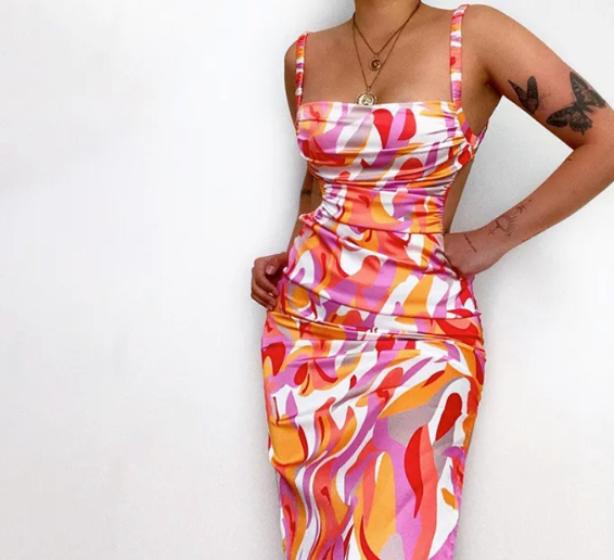 Robe midi fleurie à manches froncées en rose et orange - tenue de soirée élégante