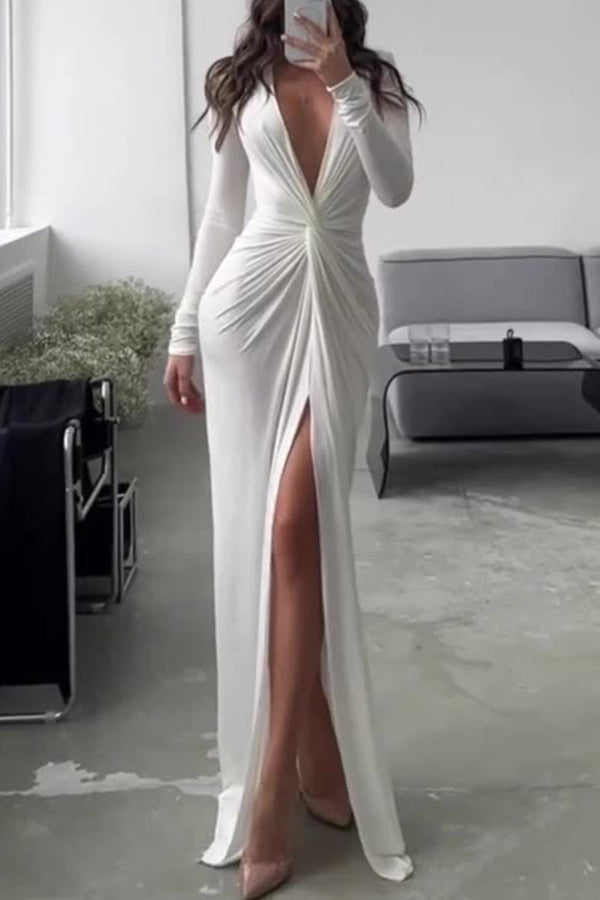 Robe maxi élégante - décolleté en v avec détails plissés