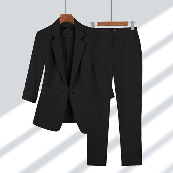 Ensemble tailleur femme 2 pièces : blazer et pantalon - tenue de bureau élégante
