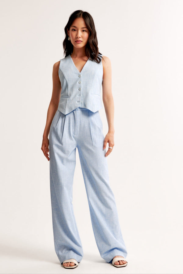 Ensemble tailleur femme : blazer et pantalon - look professionnel raffiné