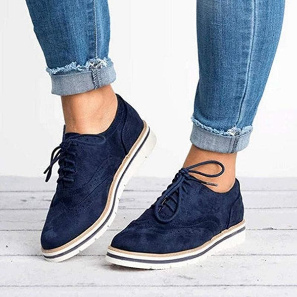 Chaussures derby pour femmes - chaussures en daim à lacets au style décontracté et détails en brogue