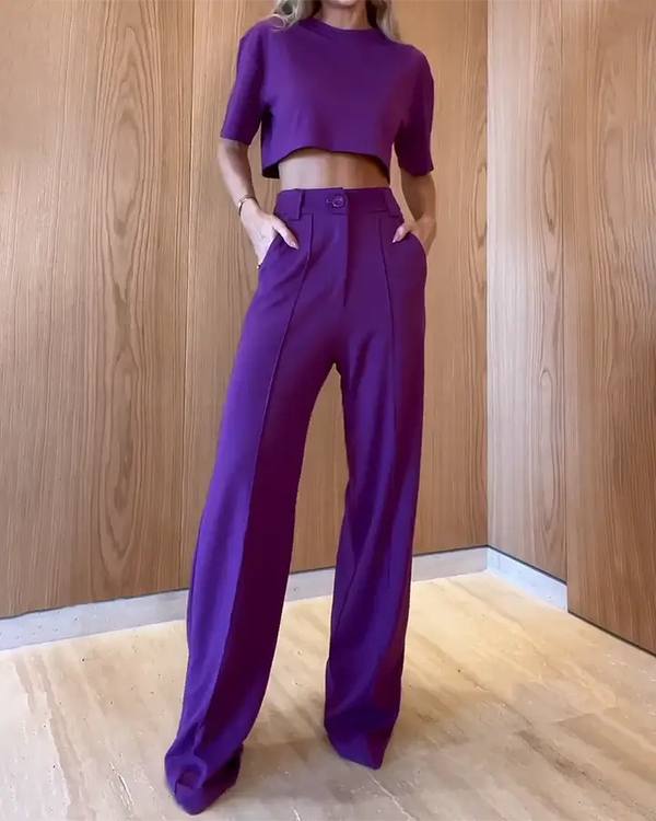 Ensemble femme : top court ajusté et pantalon évasé - combinaison chic pour un style décontracté