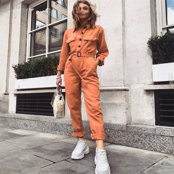Salopette femme au style décontracté - combinaison utilitaire orange à manches longues et taille ceinturée