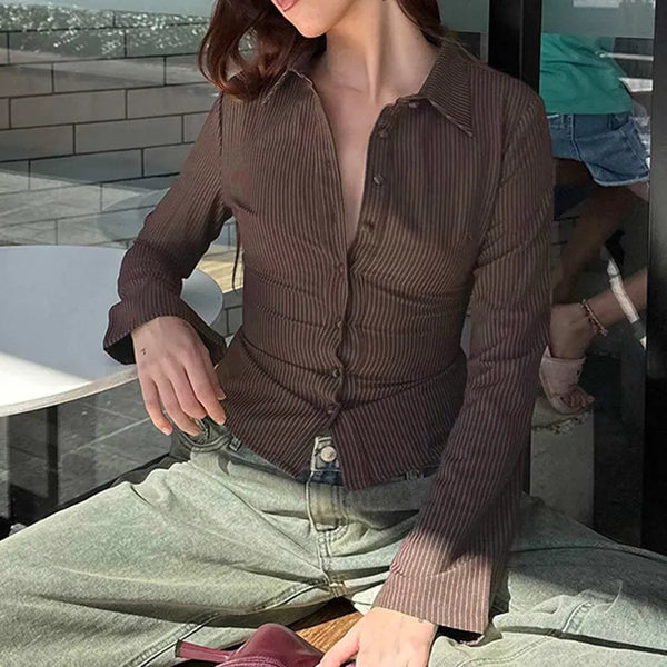 Blouse élégante à manches longues en ribbi brun – casual chic pour le bureau et le quotidien