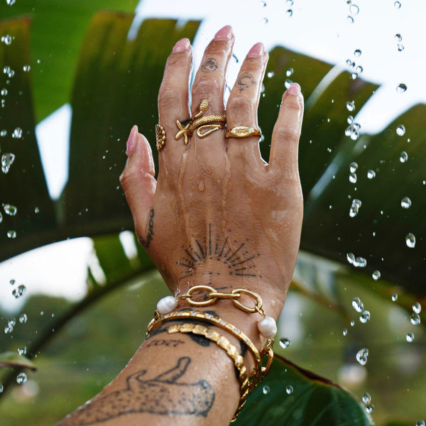 Bague motif reptile ajustable pour femme - design élégant en or, accessoire polyvalent pour les occasions spéciales