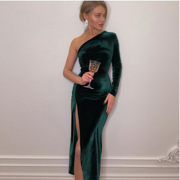 Robe de soirée femme en velours élégant avec fente captivante - design sophistiqué à une épaule pour les occasions spéciales