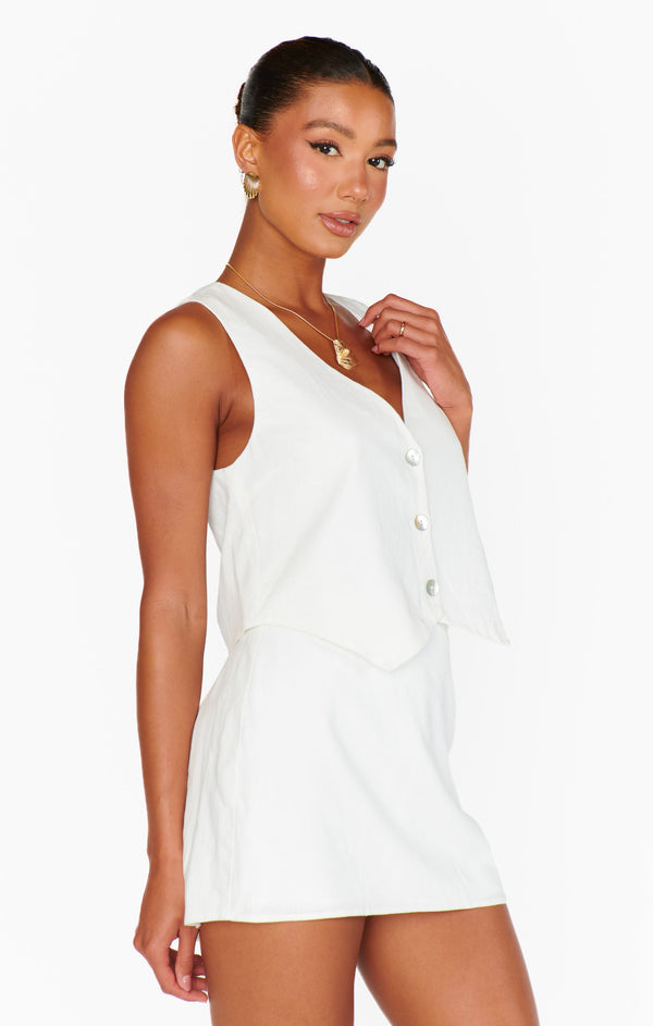 Top débardeur élégant en lin blanc pour femmes - tenue décontractée chic pour toutes les occasions