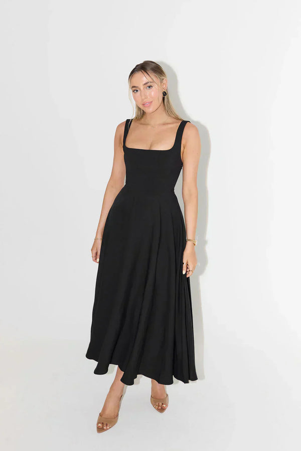 Robe midi décontractée pour femmes, élégante avec décolleté carré - design évasé pour des occasions spéciales