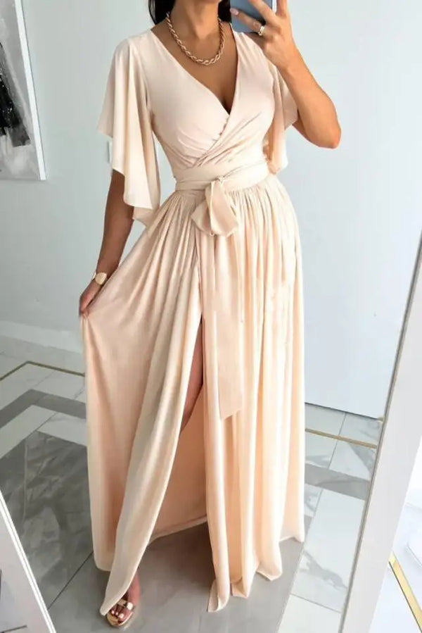 Robe maxi élégante à col en v avec style enveloppant - tenue de soirée sophistiquée