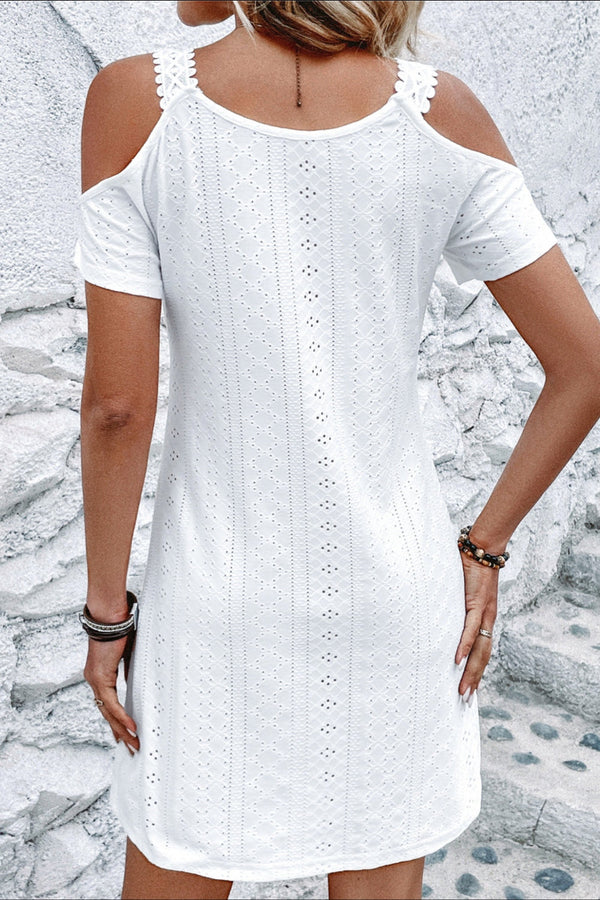 Robe décontractée femme élégante style épaules nues - design en broderie légère en coton pour l'été