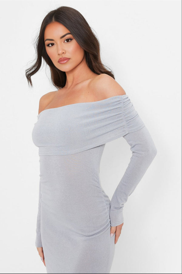 Robe midi grise décontractée à épaules dénudées - élégante pour le jour ou la soirée