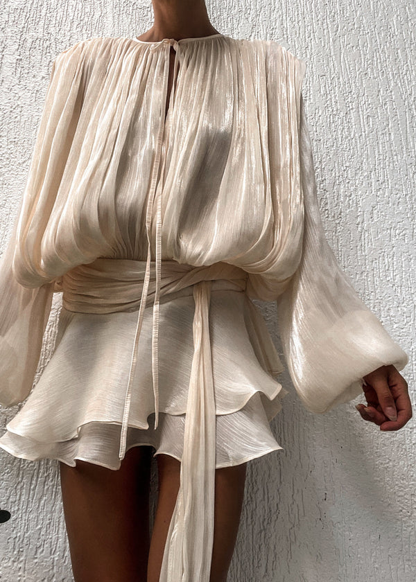 Robe mini plissée beige pour femmes - élégance pour vos soirées