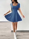 Robe skater courte pour femme - tissu doux et extensible pour un style chic au quotidien