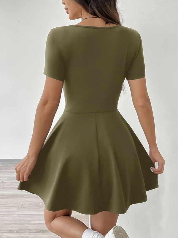 Robe skater courte pour femme - tissu doux et extensible pour un style chic au quotidien