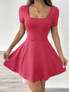 Robe skater courte pour femme - tissu doux et extensible pour un style chic au quotidien