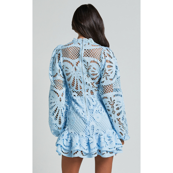 Robe mini en dentelle pour femmes - style élégant à manches longues pour événements spéciaux