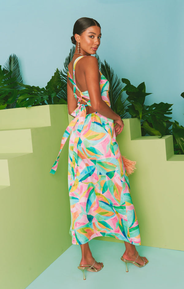 Robe midi femmes en satin premium - imprimé tropical pour des journées d'été élégantes