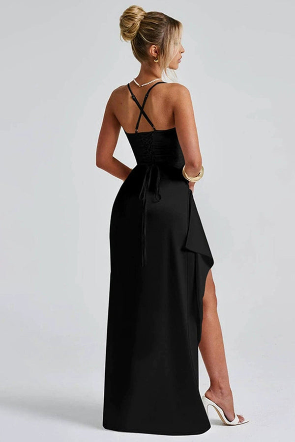 Robes de soirée pour femme - élégante robe en satin noire avec fente séduisante