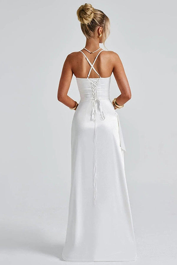 Robes de soirée pour femme - élégante robe en satin noire avec fente séduisante