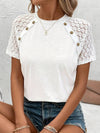 T-shirt femme avec détails en dentelle et boutons - tee élégant blanc pour un look décontracté au quotidien