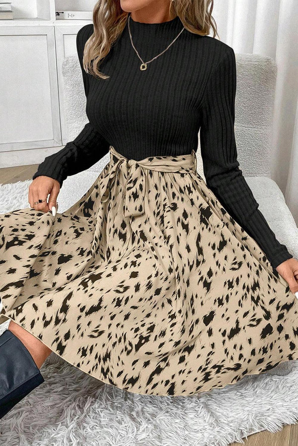 Robe noire en a avec jupe imprimée animal - ensemble élégant pour dames