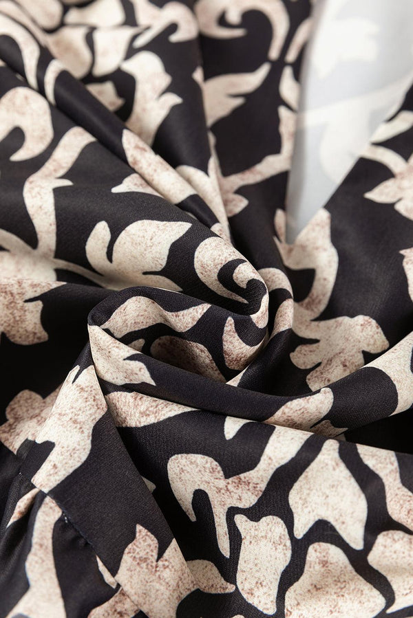 Robe mini noire élégante avec imprimé floral vintage