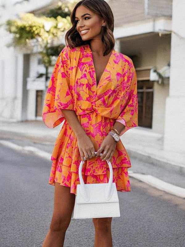 Robe mini fleurie - tenue de cocktail élégante pour dames