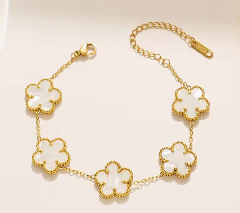 Bracelet de premium - bracelet doré élégant pour femmes avec design floral noir