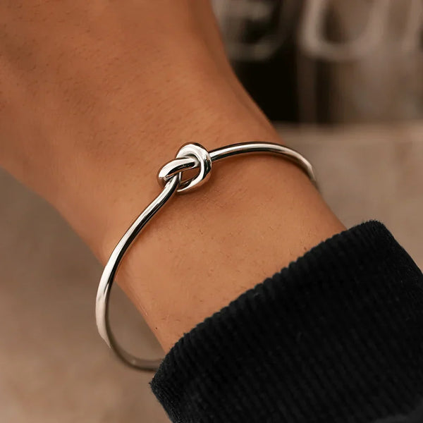 Bracelet manchette en or - design sophistiqué en nœud pour femmes