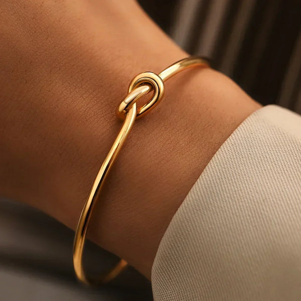 Bracelet manchette en or - design sophistiqué en nœud pour femmes