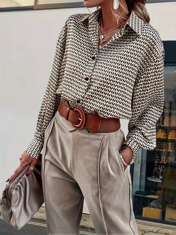 Blouse vintage à motif pour femmes - chemise légère marron pour le bureau - design classique à manches longues