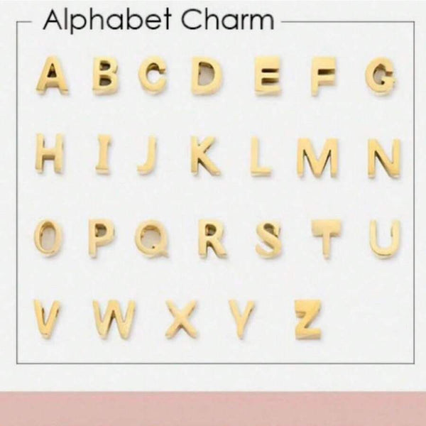 Collier avec pendentif initial - élégance en or pour dames