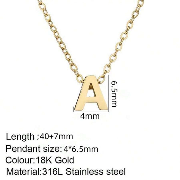 Collier avec pendentif initial - élégance en or pour dames