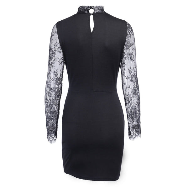 Robe mini noire de soirée avec accents en dentelle et col haut - élégance féminine