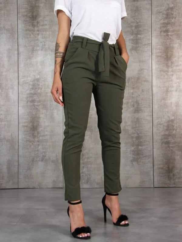 Chino femme – pantalon taille haute ajusté avec ceinture - tenue de bureau élégante
