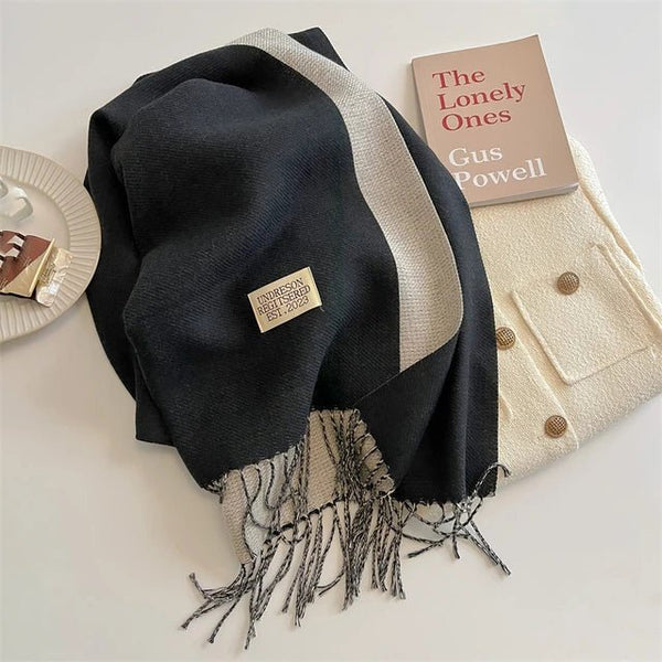 Écharpe en laine de premium - foulard doux pour femmes avec détails à franges