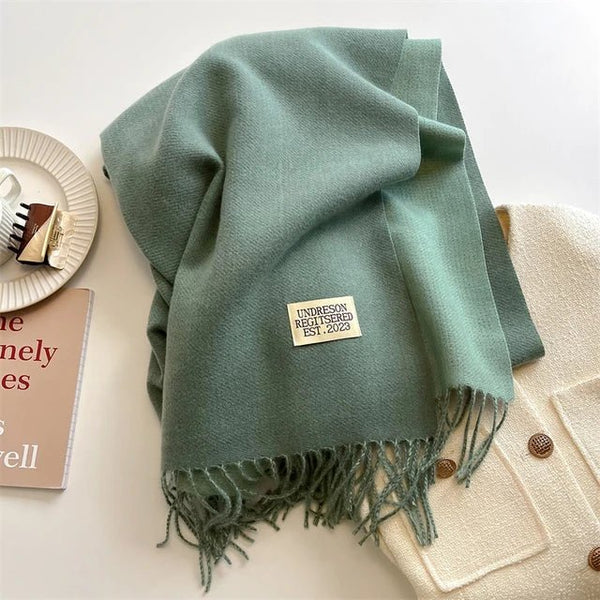 Écharpe en laine de premium - foulard doux pour femmes avec détails à franges