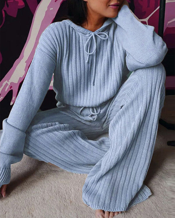 Ensemble de loungewear côtelé en 2 pièces - sweat à capuche et pantalon stylés pour femmes