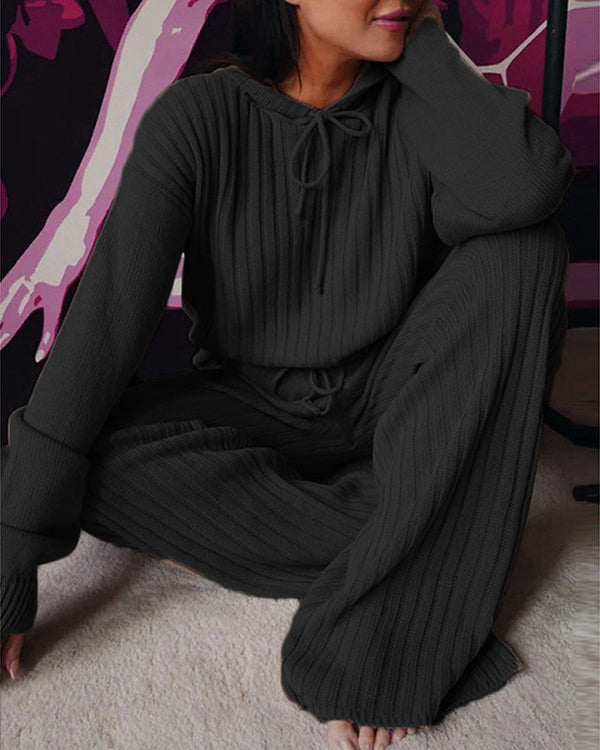 Ensemble de loungewear côtelé en 2 pièces - sweat à capuche et pantalon stylés pour femmes