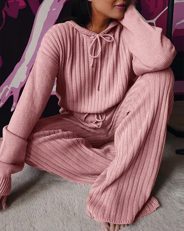 Ensemble de loungewear côtelé en 2 pièces - sweat à capuche et pantalon stylés pour femmes