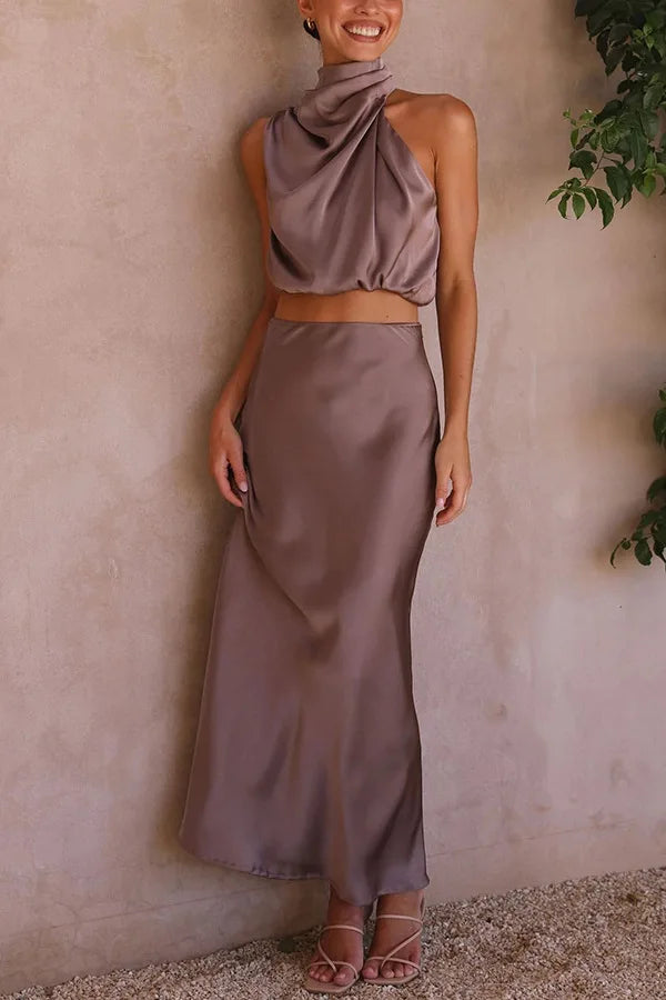 Ensemble en satin 2 pièces - top court sophistiqué et jupe maxi