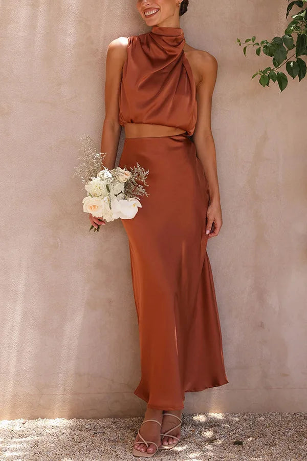 Ensemble en satin 2 pièces - top court sophistiqué et jupe maxi