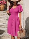Robe d'été décontractée pour femmes - à manches courtes avec boutons pour un style quotidien