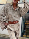 Blouse vintage à motif pour femmes - chemise légère marron pour le bureau - design classique à manches longues