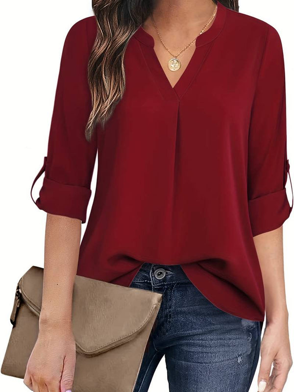 Blouse féminine à col v avec manches roulées - un classique chic pour toutes les occasions