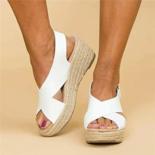 Sandales compensées femmes - style espadrille tendance pour vos sorties estivales